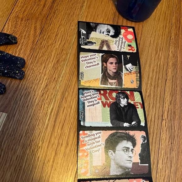 A  set of 14  unused  new class Harry potter vintage valentines. - Picture 6 of 11